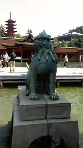 厳島神社の狛犬