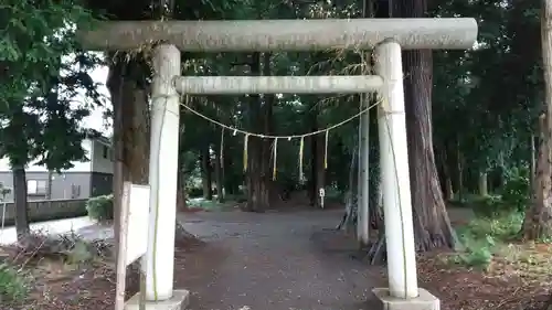 諏訪神社の鳥居