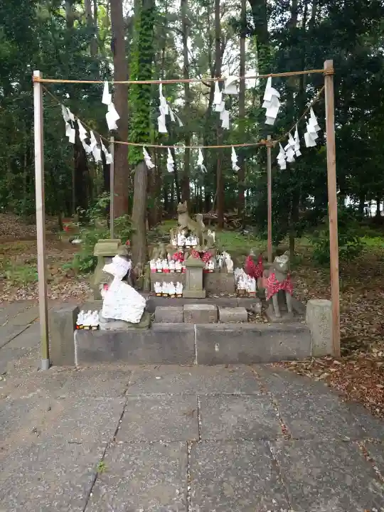 箭弓稲荷神社の{uncategorized: "未分類", other: "その他", undefined: "問題あり", building: "その他建物", grave: "お墓", sacred_gate: "鳥居", guardian: "狛犬", statue: "像", buddha: "仏像", history: "歴史", nature: "自然", garden: "庭園", animal: "動物", pagoda: "塔", temizu: "手水舎", mountain_gate: "山門・神門", sanctuary: "本殿・本堂", subordinate: "末社・摂社", art: "芸術", scenery: "景色", jizo: "地蔵", ema: "絵馬", goshuin: "御朱印", omikuji: "おみくじ", items: "授与品その他", amulet: "お守り", goshuincho: "御朱印帳", eats: "食事", festival: "お祭り", votive_dance: "神楽", shichigosan: "七五三参", wedding: "結婚式", experience: "体験その他", initially: "初詣", around: "周辺", anti_infection: "感染症対策"}