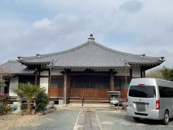 地蔵院の{uncategorized: "未分類", other: "その他", undefined: "問題あり", building: "その他建物", grave: "お墓", sacred_gate: "鳥居", guardian: "狛犬", statue: "像", buddha: "仏像", history: "歴史", nature: "自然", garden: "庭園", animal: "動物", pagoda: "塔", temizu: "手水舎", mountain_gate: "山門・神門", sanctuary: "本殿・本堂", subordinate: "末社・摂社", art: "芸術", scenery: "景色", jizo: "地蔵", ema: "絵馬", goshuin: "御朱印", omikuji: "おみくじ", items: "授与品その他", amulet: "お守り", goshuincho: "御朱印帳", eats: "食事", festival: "お祭り", votive_dance: "神楽", shichigosan: "七五三参", wedding: "結婚式", experience: "体験その他", initially: "初詣", around: "周辺", anti_infection: "感染症対策"}