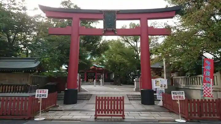 御霊神社の鳥居