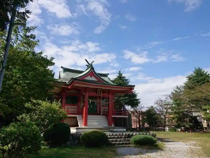 諏訪神社の鳥居