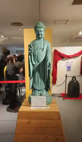 東本願寺本廟 牛久浄苑（牛久大仏）の仏像