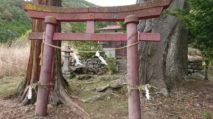 新海三社神社の末社・摂社