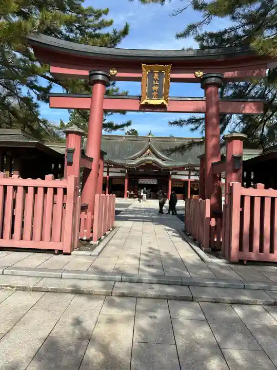 氣比神宮の{uncategorized: "未分類", other: "その他", undefined: "問題あり", building: "その他建物", grave: "お墓", sacred_gate: "鳥居", guardian: "狛犬", statue: "像", buddha: "仏像", history: "歴史", nature: "自然", garden: "庭園", animal: "動物", pagoda: "塔", temizu: "手水舎", mountain_gate: "山門・神門", sanctuary: "本殿・本堂", subordinate: "末社・摂社", art: "芸術", scenery: "景色", jizo: "地蔵", ema: "絵馬", goshuin: "御朱印", omikuji: "おみくじ", items: "授与品その他", amulet: "お守り", goshuincho: "御朱印帳", eats: "食事", festival: "お祭り", votive_dance: "神楽", shichigosan: "七五三参", wedding: "結婚式", experience: "体験その他", initially: "初詣", around: "周辺", anti_infection: "感染症対策"}