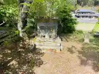 伊勢廻寺の{uncategorized: "未分類", other: "その他", undefined: "問題あり", building: "その他建物", grave: "お墓", sacred_gate: "鳥居", guardian: "狛犬", statue: "像", buddha: "仏像", history: "歴史", nature: "自然", garden: "庭園", animal: "動物", pagoda: "塔", temizu: "手水舎", mountain_gate: "山門・神門", sanctuary: "本殿・本堂", subordinate: "末社・摂社", art: "芸術", scenery: "景色", jizo: "地蔵", ema: "絵馬", goshuin: "御朱印", omikuji: "おみくじ", items: "授与品その他", amulet: "お守り", goshuincho: "御朱印帳", eats: "食事", festival: "お祭り", votive_dance: "神楽", shichigosan: "七五三参", wedding: "結婚式", experience: "体験その他", initially: "初詣", around: "周辺", anti_infection: "感染症対策"}