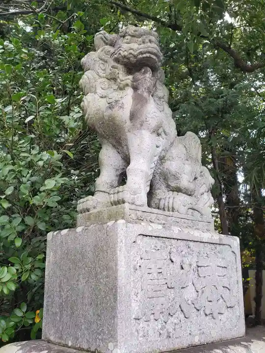 引馬神社の狛犬