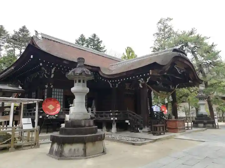 武田神社の本殿・本堂