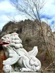 密岩神社里宮の狛犬