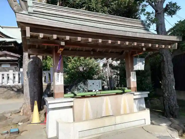 桐ヶ谷氷川神社の手水舎