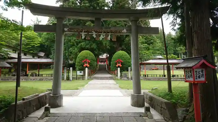 遠野郷八幡宮の鳥居