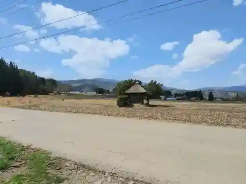 荒神神社の{uncategorized: "未分類", other: "その他", undefined: "問題あり", building: "その他建物", grave: "お墓", sacred_gate: "鳥居", guardian: "狛犬", statue: "像", buddha: "仏像", history: "歴史", nature: "自然", garden: "庭園", animal: "動物", pagoda: "塔", temizu: "手水舎", mountain_gate: "山門・神門", sanctuary: "本殿・本堂", subordinate: "末社・摂社", art: "芸術", scenery: "景色", jizo: "地蔵", ema: "絵馬", goshuin: "御朱印", omikuji: "おみくじ", items: "授与品その他", amulet: "お守り", goshuincho: "御朱印帳", eats: "食事", festival: "お祭り", votive_dance: "神楽", shichigosan: "七五三参", wedding: "結婚式", experience: "体験その他", initially: "初詣", around: "周辺", anti_infection: "感染症対策"}