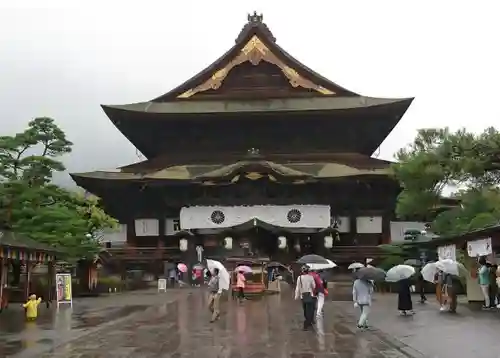 善光寺の本殿・本堂
