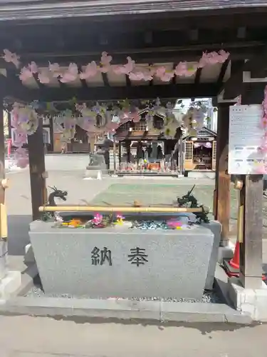 成田山札幌別院新栄寺の手水