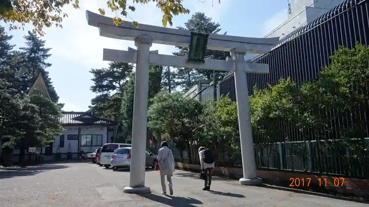 尾山神社の鳥居
