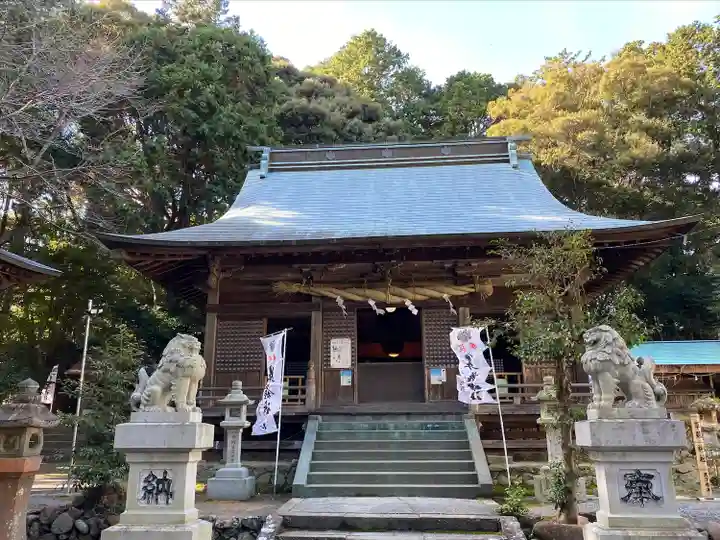 草薙神社の本殿・本堂