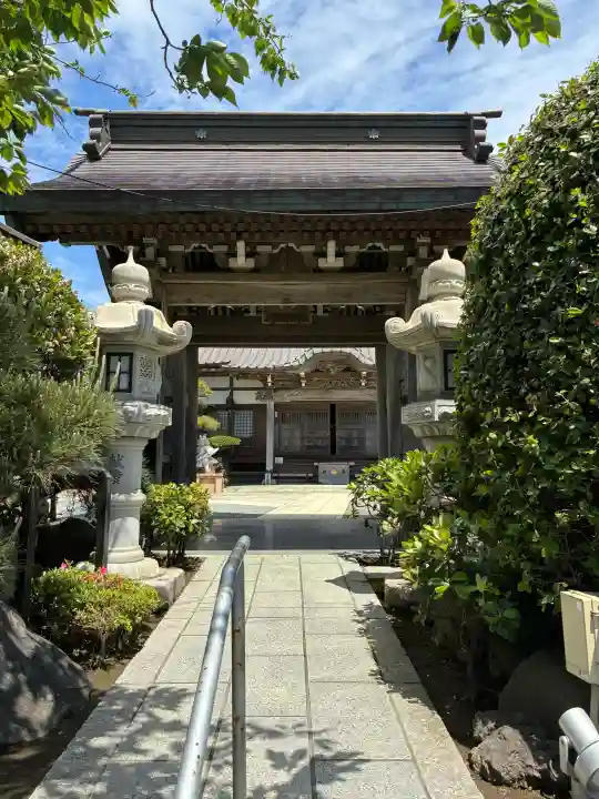 満福寺の{uncategorized: "未分類", other: "その他", undefined: "問題あり", building: "その他建物", grave: "お墓", sacred_gate: "鳥居", guardian: "狛犬", statue: "像", buddha: "仏像", history: "歴史", nature: "自然", garden: "庭園", animal: "動物", pagoda: "塔", temizu: "手水舎", mountain_gate: "山門・神門", sanctuary: "本殿・本堂", subordinate: "末社・摂社", art: "芸術", scenery: "景色", jizo: "地蔵", ema: "絵馬", goshuin: "御朱印", omikuji: "おみくじ", items: "授与品その他", amulet: "お守り", goshuincho: "御朱印帳", eats: "食事", festival: "お祭り", votive_dance: "神楽", shichigosan: "七五三参", wedding: "結婚式", experience: "体験その他", initially: "初詣", around: "周辺", anti_infection: "感染症対策"}