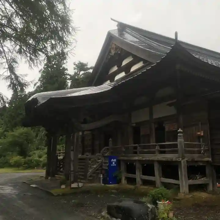 注連寺の本殿・本堂