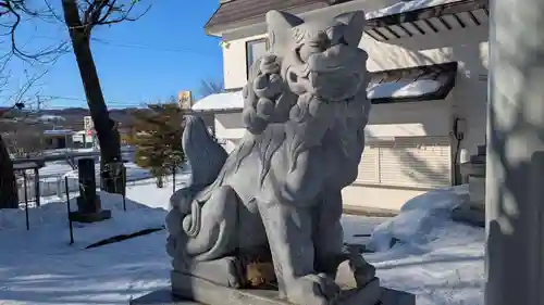 西御料地神社の狛犬