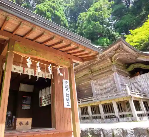 脊振神社の本殿