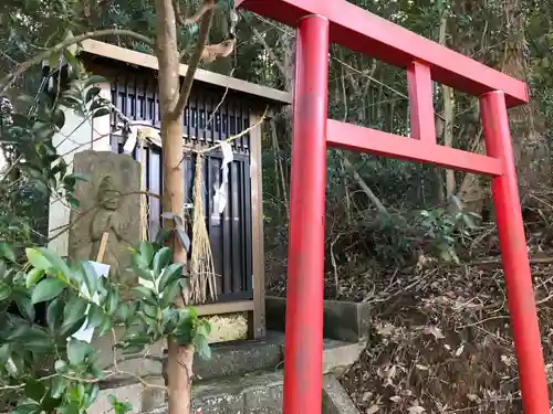 三股村道祖神社の鳥居