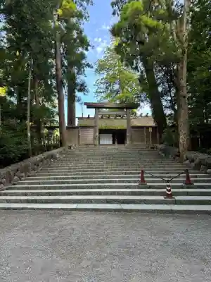 伊勢神宮内宮（皇大神宮）の{uncategorized: "未分類", other: "その他", undefined: "問題あり", building: "その他建物", grave: "お墓", sacred_gate: "鳥居", guardian: "狛犬", statue: "像", buddha: "仏像", history: "歴史", nature: "自然", garden: "庭園", animal: "動物", pagoda: "塔", temizu: "手水舎", mountain_gate: "山門・神門", sanctuary: "本殿・本堂", subordinate: "末社・摂社", art: "芸術", scenery: "景色", jizo: "地蔵", ema: "絵馬", goshuin: "御朱印", omikuji: "おみくじ", items: "授与品その他", amulet: "お守り", goshuincho: "御朱印帳", eats: "食事", festival: "お祭り", votive_dance: "神楽", shichigosan: "七五三参", wedding: "結婚式", experience: "体験その他", initially: "初詣", around: "周辺", anti_infection: "感染症対策"}