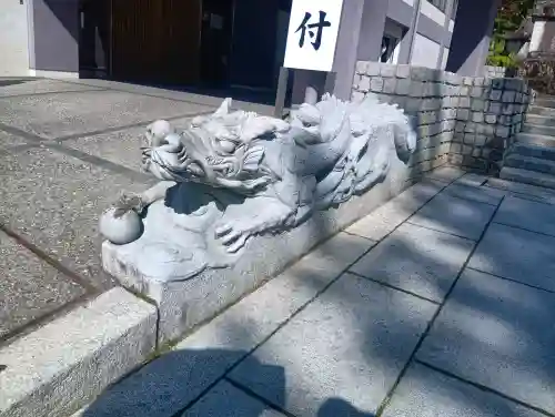 黒龍社（伊奈波神社境内社）の{uncategorized: "未分類", other: "その他", undefined: "問題あり", building: "その他建物", grave: "お墓", sacred_gate: "鳥居", guardian: "狛犬", statue: "像", buddha: "仏像", history: "歴史", nature: "自然", garden: "庭園", animal: "動物", pagoda: "塔", temizu: "手水舎", mountain_gate: "山門・神門", sanctuary: "本殿・本堂", subordinate: "末社・摂社", art: "芸術", scenery: "景色", jizo: "地蔵", ema: "絵馬", goshuin: "御朱印", omikuji: "おみくじ", items: "授与品その他", amulet: "お守り", goshuincho: "御朱印帳", eats: "食事", festival: "お祭り", votive_dance: "神楽", shichigosan: "七五三参", wedding: "結婚式", experience: "体験その他", initially: "初詣", around: "周辺", anti_infection: "感染症対策"}