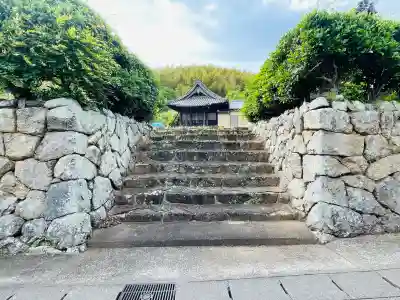 光安寺の{uncategorized: "未分類", other: "その他", undefined: "問題あり", building: "その他建物", grave: "お墓", sacred_gate: "鳥居", guardian: "狛犬", statue: "像", buddha: "仏像", history: "歴史", nature: "自然", garden: "庭園", animal: "動物", pagoda: "塔", temizu: "手水舎", mountain_gate: "山門・神門", sanctuary: "本殿・本堂", subordinate: "末社・摂社", art: "芸術", scenery: "景色", jizo: "地蔵", ema: "絵馬", goshuin: "御朱印", omikuji: "おみくじ", items: "授与品その他", amulet: "お守り", goshuincho: "御朱印帳", eats: "食事", festival: "お祭り", votive_dance: "神楽", shichigosan: "七五三参", wedding: "結婚式", experience: "体験その他", initially: "初詣", around: "周辺", anti_infection: "感染症対策"}