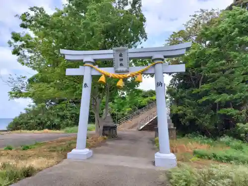 鰀目嶽神社の{uncategorized: "未分類", other: "その他", undefined: "問題あり", building: "その他建物", grave: "お墓", sacred_gate: "鳥居", guardian: "狛犬", statue: "像", buddha: "仏像", history: "歴史", nature: "自然", garden: "庭園", animal: "動物", pagoda: "塔", temizu: "手水舎", mountain_gate: "山門・神門", sanctuary: "本殿・本堂", subordinate: "末社・摂社", art: "芸術", scenery: "景色", jizo: "地蔵", ema: "絵馬", goshuin: "御朱印", omikuji: "おみくじ", items: "授与品その他", amulet: "お守り", goshuincho: "御朱印帳", eats: "食事", festival: "お祭り", votive_dance: "神楽", shichigosan: "七五三参", wedding: "結婚式", experience: "体験その他", initially: "初詣", around: "周辺", anti_infection: "感染症対策"}