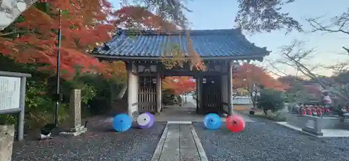 宝蔵寺の山門・神門
