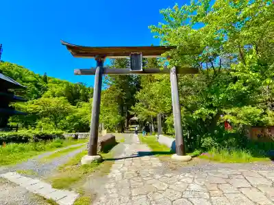 安久津八幡神社の{uncategorized: "未分類", other: "その他", undefined: "問題あり", building: "その他建物", grave: "お墓", sacred_gate: "鳥居", guardian: "狛犬", statue: "像", buddha: "仏像", history: "歴史", nature: "自然", garden: "庭園", animal: "動物", pagoda: "塔", temizu: "手水舎", mountain_gate: "山門・神門", sanctuary: "本殿・本堂", subordinate: "末社・摂社", art: "芸術", scenery: "景色", jizo: "地蔵", ema: "絵馬", goshuin: "御朱印", omikuji: "おみくじ", items: "授与品その他", amulet: "お守り", goshuincho: "御朱印帳", eats: "食事", festival: "お祭り", votive_dance: "神楽", shichigosan: "七五三参", wedding: "結婚式", experience: "体験その他", initially: "初詣", around: "周辺", anti_infection: "感染症対策"}