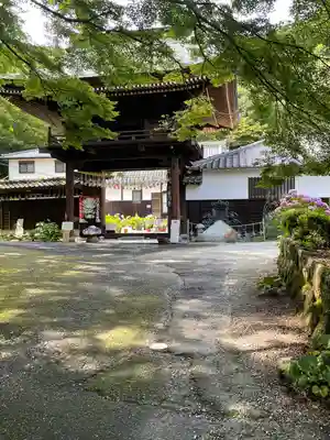 普門寺(切り絵御朱印発祥の寺)の山門・神門