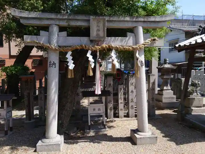 保利神社の末社・摂社