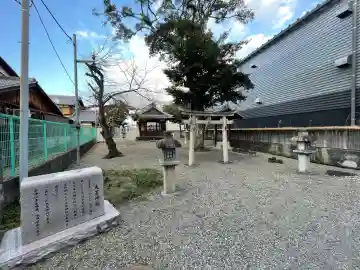 天王神社の{uncategorized: "未分類", other: "その他", undefined: "問題あり", building: "その他建物", grave: "お墓", sacred_gate: "鳥居", guardian: "狛犬", statue: "像", buddha: "仏像", history: "歴史", nature: "自然", garden: "庭園", animal: "動物", pagoda: "塔", temizu: "手水舎", mountain_gate: "山門・神門", sanctuary: "本殿・本堂", subordinate: "末社・摂社", art: "芸術", scenery: "景色", jizo: "地蔵", ema: "絵馬", goshuin: "御朱印", omikuji: "おみくじ", items: "授与品その他", amulet: "お守り", goshuincho: "御朱印帳", eats: "食事", festival: "お祭り", votive_dance: "神楽", shichigosan: "七五三参", wedding: "結婚式", experience: "体験その他", initially: "初詣", around: "周辺", anti_infection: "感染症対策"}