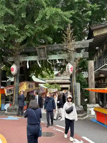 湯島天満宮の{uncategorized: "未分類", other: "その他", undefined: "問題あり", building: "その他建物", grave: "お墓", sacred_gate: "鳥居", guardian: "狛犬", statue: "像", buddha: "仏像", history: "歴史", nature: "自然", garden: "庭園", animal: "動物", pagoda: "塔", temizu: "手水舎", mountain_gate: "山門・神門", sanctuary: "本殿・本堂", subordinate: "末社・摂社", art: "芸術", scenery: "景色", jizo: "地蔵", ema: "絵馬", goshuin: "御朱印", omikuji: "おみくじ", items: "授与品その他", amulet: "お守り", goshuincho: "御朱印帳", eats: "食事", festival: "お祭り", votive_dance: "神楽", shichigosan: "七五三参", wedding: "結婚式", experience: "体験その他", initially: "初詣", around: "周辺", anti_infection: "感染症対策"}