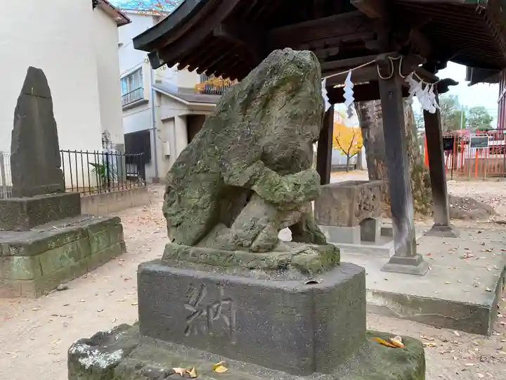 青渭神社の狛犬