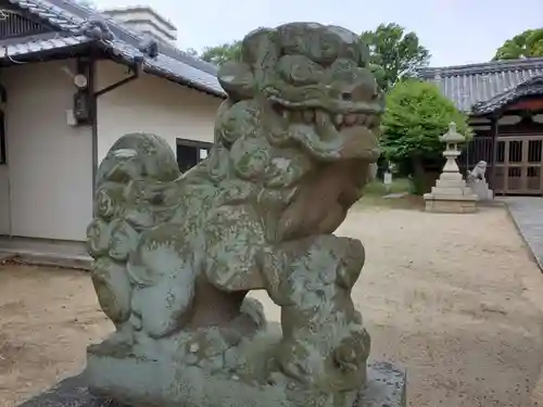 三社神社の狛犬