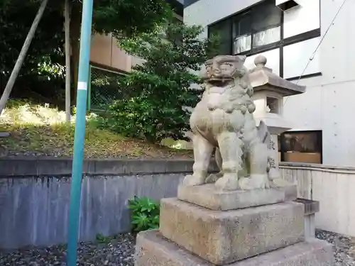 白金氷川神社の狛犬