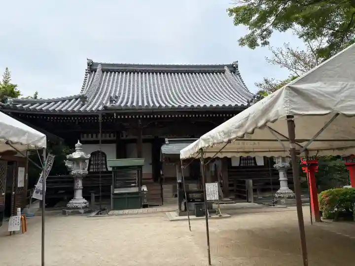 律院の{uncategorized: "未分類", other: "その他", undefined: "問題あり", building: "その他建物", grave: "お墓", sacred_gate: "鳥居", guardian: "狛犬", statue: "像", buddha: "仏像", history: "歴史", nature: "自然", garden: "庭園", animal: "動物", pagoda: "塔", temizu: "手水舎", mountain_gate: "山門・神門", sanctuary: "本殿・本堂", subordinate: "末社・摂社", art: "芸術", scenery: "景色", jizo: "地蔵", ema: "絵馬", goshuin: "御朱印", omikuji: "おみくじ", items: "授与品その他", amulet: "お守り", goshuincho: "御朱印帳", eats: "食事", festival: "お祭り", votive_dance: "神楽", shichigosan: "七五三参", wedding: "結婚式", experience: "体験その他", initially: "初詣", around: "周辺", anti_infection: "感染症対策"}