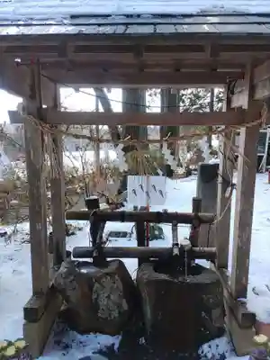 坪沼八幡神社の手水舎