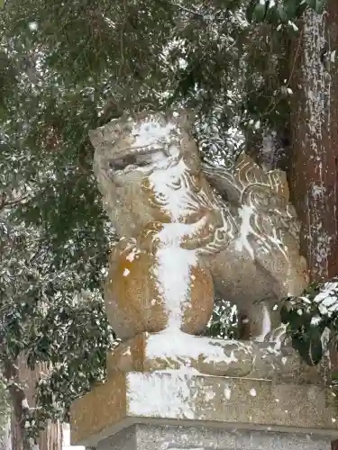 亀山神社の{uncategorized: "未分類", other: "その他", undefined: "問題あり", building: "その他建物", grave: "お墓", sacred_gate: "鳥居", guardian: "狛犬", statue: "像", buddha: "仏像", history: "歴史", nature: "自然", garden: "庭園", animal: "動物", pagoda: "塔", temizu: "手水舎", mountain_gate: "山門・神門", sanctuary: "本殿・本堂", subordinate: "末社・摂社", art: "芸術", scenery: "景色", jizo: "地蔵", ema: "絵馬", goshuin: "御朱印", omikuji: "おみくじ", items: "授与品その他", amulet: "お守り", goshuincho: "御朱印帳", eats: "食事", festival: "お祭り", votive_dance: "神楽", shichigosan: "七五三参", wedding: "結婚式", experience: "体験その他", initially: "初詣", around: "周辺", anti_infection: "感染症対策"}