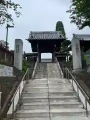 仏導寺の山門