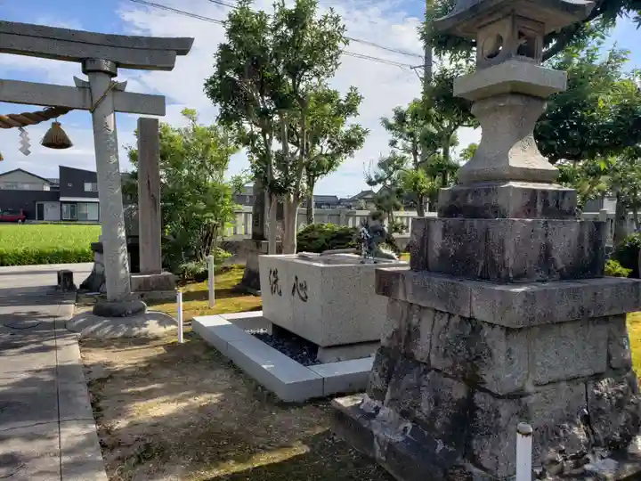 諏訪神社の鳥居