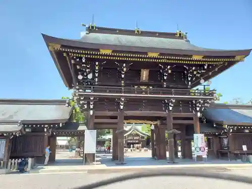 真清田神社の山門