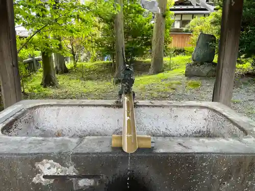 諏訪大社上社前宮の手水舎