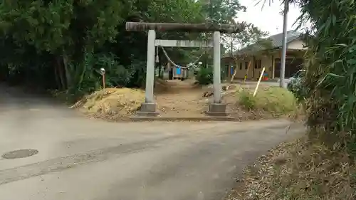 諏訪神社の鳥居