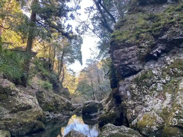 元伊勢天岩戸神社の{uncategorized: "未分類", other: "その他", undefined: "問題あり", building: "その他建物", grave: "お墓", sacred_gate: "鳥居", guardian: "狛犬", statue: "像", buddha: "仏像", history: "歴史", nature: "自然", garden: "庭園", animal: "動物", pagoda: "塔", temizu: "手水舎", mountain_gate: "山門・神門", sanctuary: "本殿・本堂", subordinate: "末社・摂社", art: "芸術", scenery: "景色", jizo: "地蔵", ema: "絵馬", goshuin: "御朱印", omikuji: "おみくじ", items: "授与品その他", amulet: "お守り", goshuincho: "御朱印帳", eats: "食事", festival: "お祭り", votive_dance: "神楽", shichigosan: "七五三参", wedding: "結婚式", experience: "体験その他", initially: "初詣", around: "周辺", anti_infection: "感染症対策"}