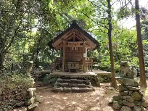 氣多大社の{uncategorized: "未分類", other: "その他", undefined: "問題あり", building: "その他建物", grave: "お墓", sacred_gate: "鳥居", guardian: "狛犬", statue: "像", buddha: "仏像", history: "歴史", nature: "自然", garden: "庭園", animal: "動物", pagoda: "塔", temizu: "手水舎", mountain_gate: "山門・神門", sanctuary: "本殿・本堂", subordinate: "末社・摂社", art: "芸術", scenery: "景色", jizo: "地蔵", ema: "絵馬", goshuin: "御朱印", omikuji: "おみくじ", items: "授与品その他", amulet: "お守り", goshuincho: "御朱印帳", eats: "食事", festival: "お祭り", votive_dance: "神楽", shichigosan: "七五三参", wedding: "結婚式", experience: "体験その他", initially: "初詣", around: "周辺", anti_infection: "感染症対策"}