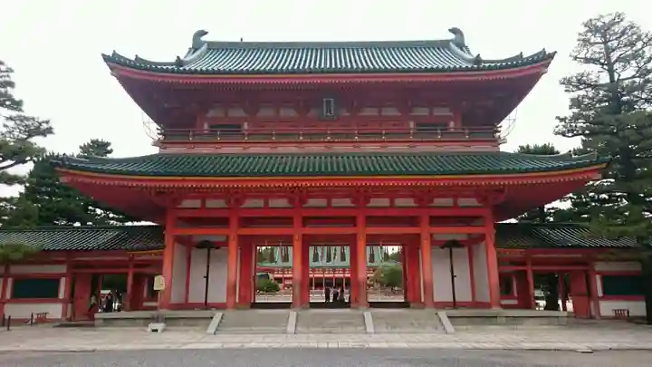 平安神宮の山門・神門