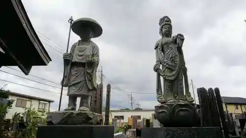 台雲寺の像